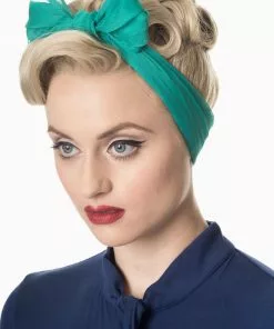 New In Banned Gradiation Scarf Emerald