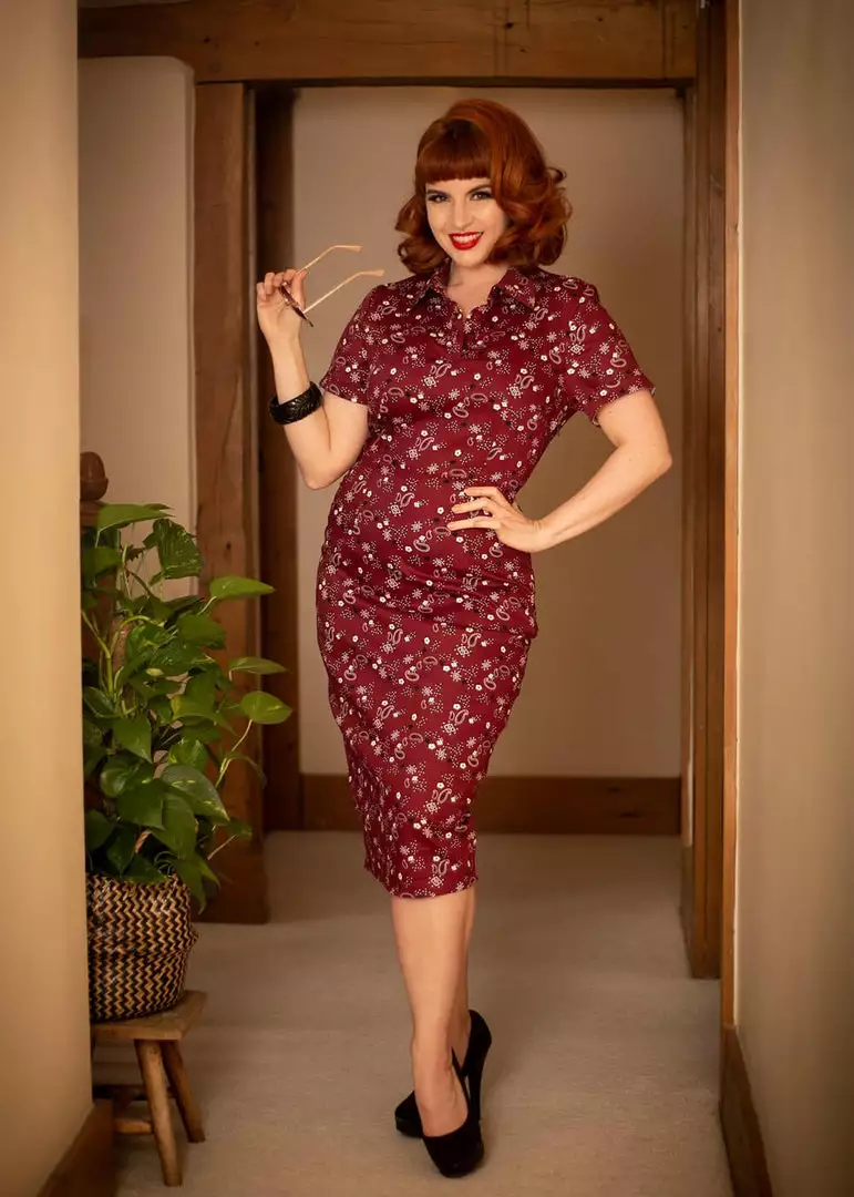 Collectif Mirtilla Bandana 40's Pencil Dress Burgundy New In 4 Collectif Mirtilla Bandana 40's Pencil Dress Burgundy New In