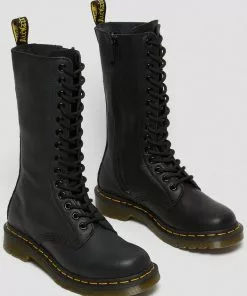 Dr. Martens 1B99 Virginia Boots Black 13 Dr. Martens 1B99 Virginia Boots Black