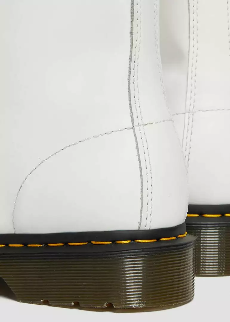 New In Dr. Martens 1460 Smooth Boots White 8 New In Dr. Martens 1460 Smooth Boots White