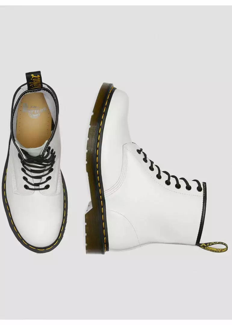 New In Dr. Martens 1460 Smooth Boots White 10 New In Dr. Martens 1460 Smooth Boots White