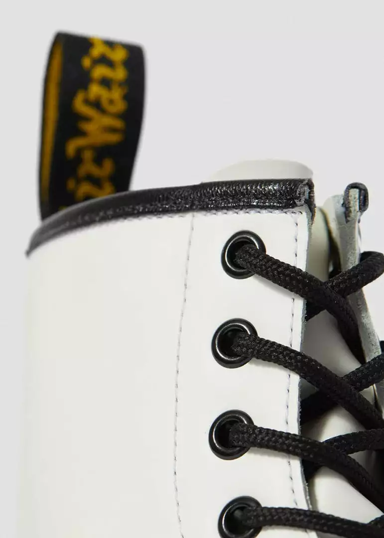 New In Dr. Martens 1460 Smooth Boots White 11 New In Dr. Martens 1460 Smooth Boots White