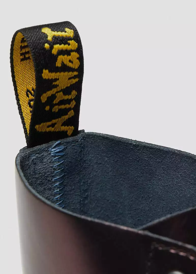 New In Dr. Martens 1460 Pascal Chroma Metallic Leather Boots Red 9 New In Dr. Martens 1460 Pascal Chroma Metallic Leather Boots Red