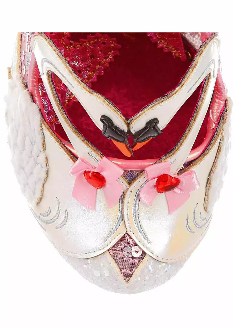 New In Irregular Choice Pedalo Date Swan Pumps Peach Pink 8 New In Irregular Choice Pedalo Date Swan Pumps Peach Pink