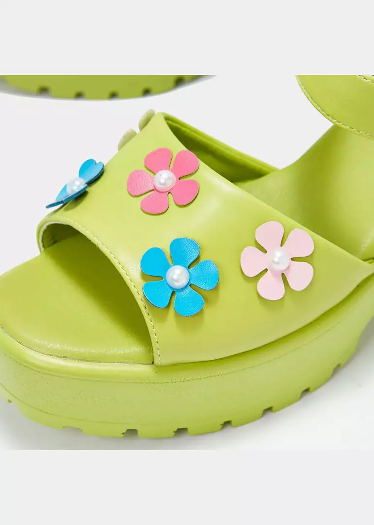 Koi Footwear Cozy Flower Garden Sandals Green New In 4 Koi Footwear Cozy Flower Garden Sandals Green New In