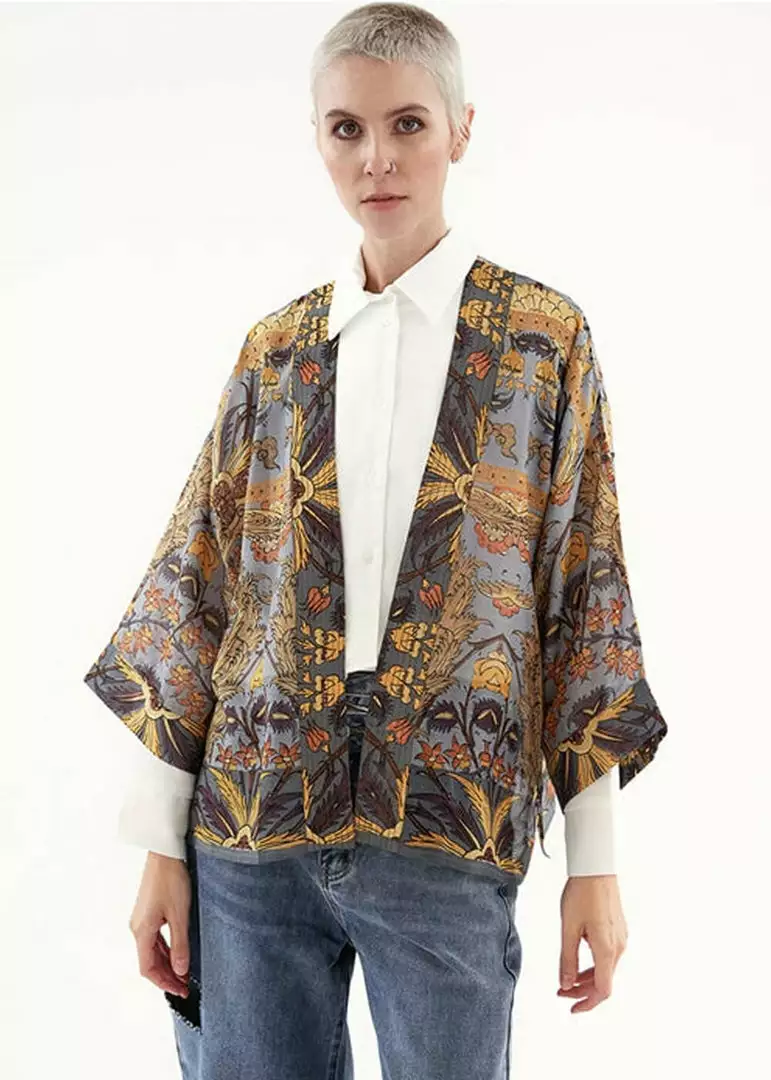 New In One Hundred Stars Decadent Short Kimono Grey 3 New In One Hundred Stars Decadent Short Kimono Grey