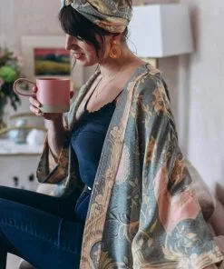 One Hundred Stars Rococo Short Kimono Grey