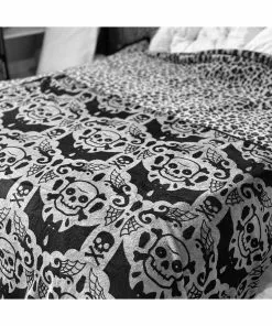 New In Sourpuss Spooky Damask Blanket Black 6 New In Sourpuss Spooky Damask Blanket Black