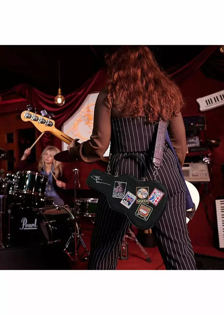 New In Vendula London X Queen Bass Case Bag 4 New In Vendula London X Queen Bass Case Bag