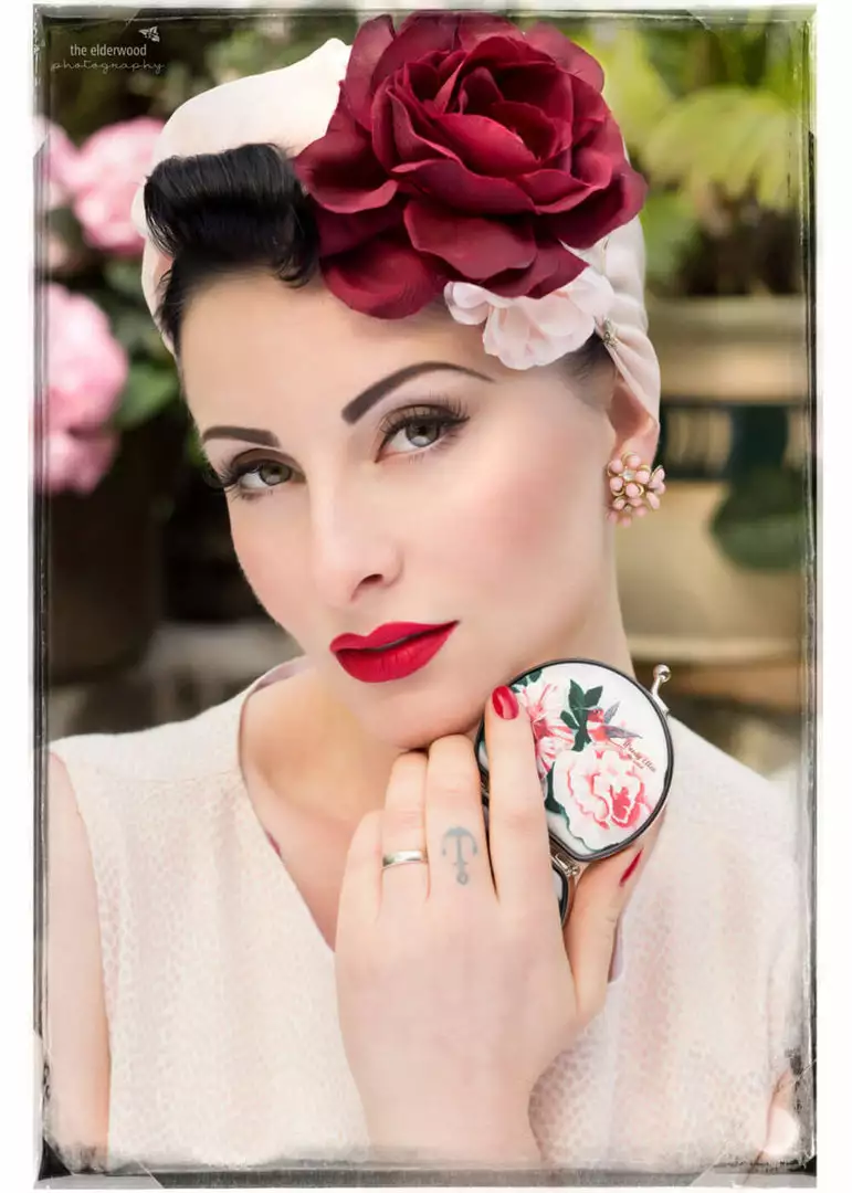 Woody Ellen Honeybird 50's Compact Mirror 5 Woody Ellen Honeybird 50's Compact Mirror